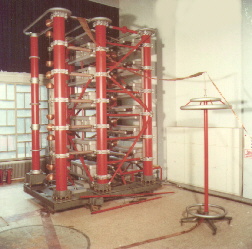 udarni generator s djelilom